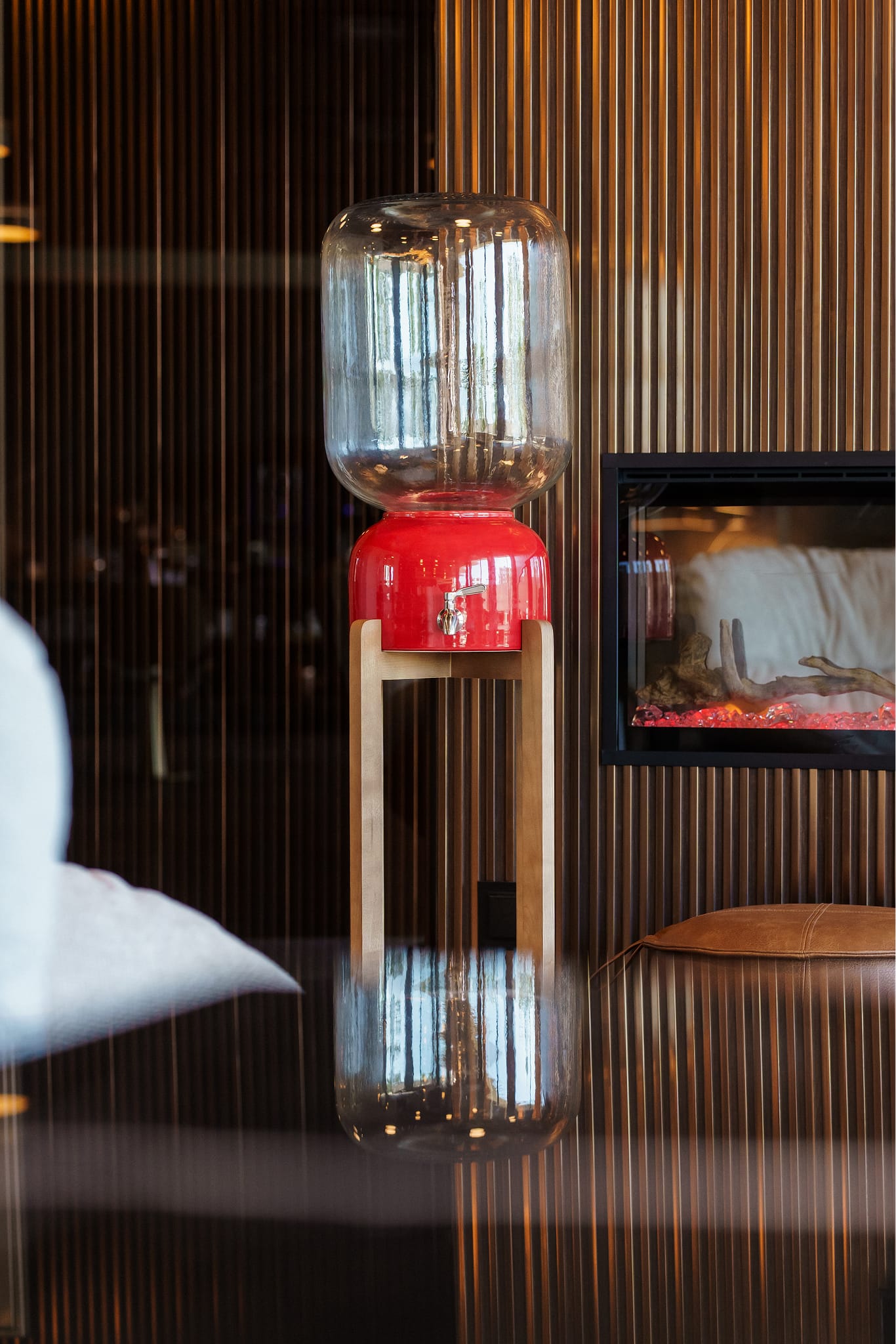 Arte Casa Ceramic Water Dispenser: Terracotta Red